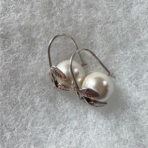 Pearl with leaves sterling silver earrings